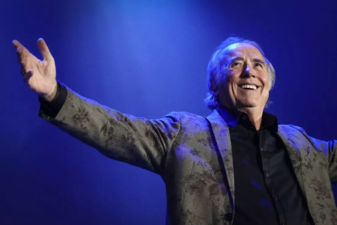 Serrat, un largo viaje musical comprometido con la libertad