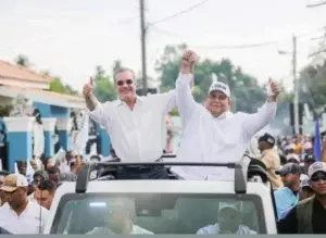 Presidente Abinader realiza recorrido por la provincia de Azua