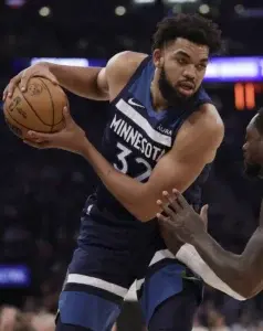 Karl Anthony Towns, punta de lanza en éxito de Minnesota