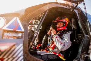 Carlos Sainz asumió liderato del Dakar