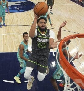 Karl-Anthony Towns inmenso, hace trisas récord puntos