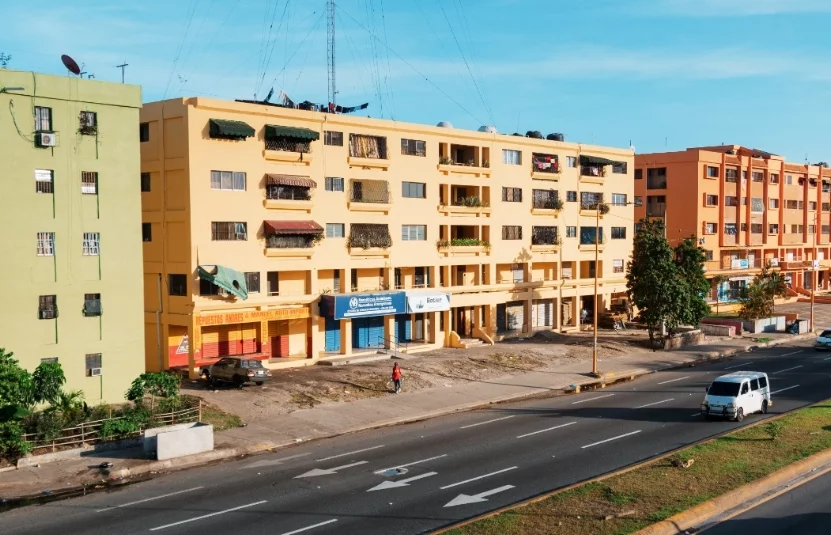 Alcaldía del DN embellece edificios entrada a ciudad