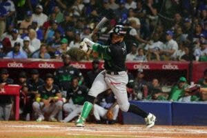 Estrellas Orientales brillan y empatan serie al derrotar al Licey 4-3 en su casa