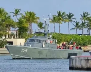 Rescatan 33 personas cuya embarcación quedó a la deriva en la zona Este