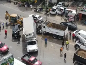 Al menos 10 personas resultan heridas en un cuádruple accidente en Santiago