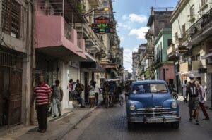 Cuba aumenta de un año a 15 meses la licencia por maternidad y paternidad