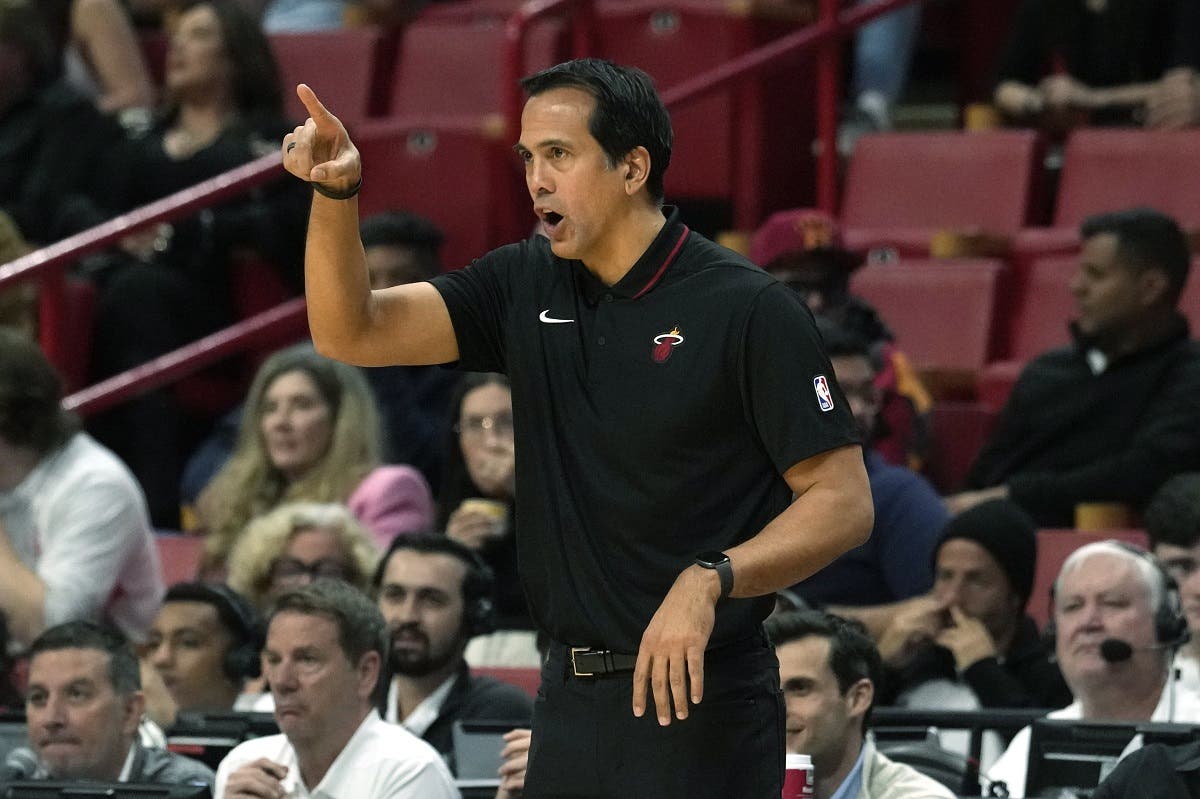 Spoelstra firma el mayor contrato en la NBA para un entrenador