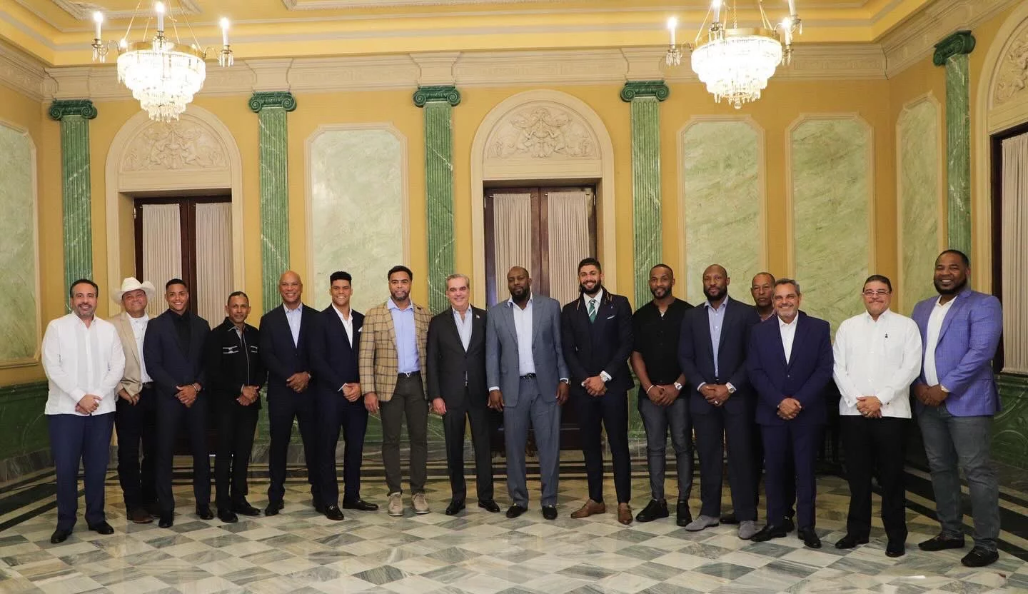 Abinader se reúne con peloteros de las Grandes Ligas en el Palacio Nacional