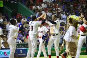 Escogido empata en segundo con el Licey con dos juegos por jugar en el Round Robin