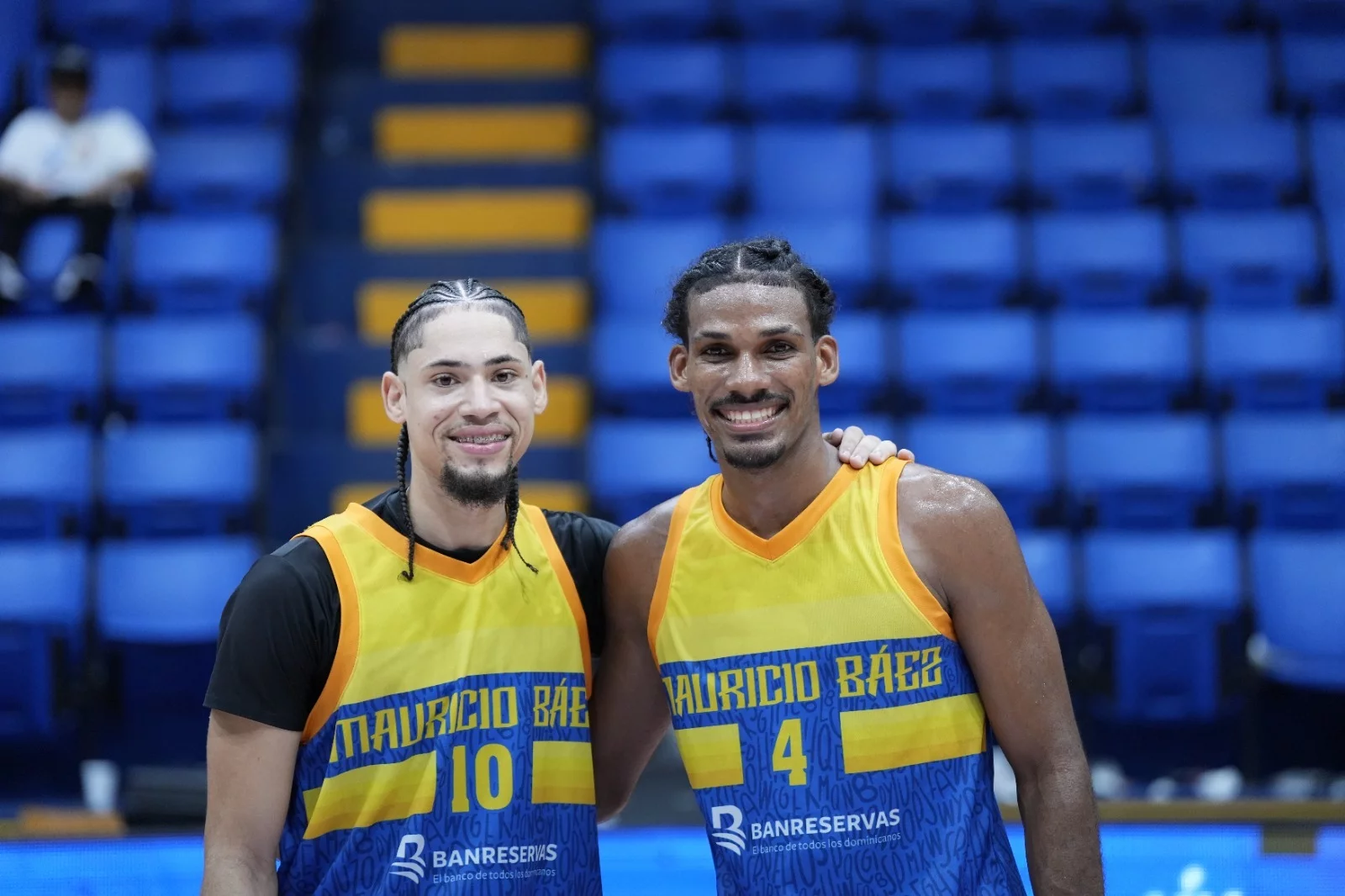 Mauricio Báez y el Caliche avanzan a semifinal clásico baloncesto Boyón Domínguez