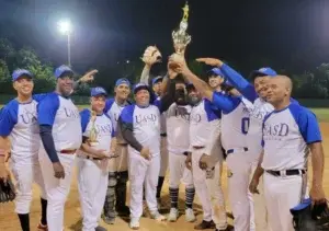 La UASD se corona en softbol máster Rubén Pimentel de ligas