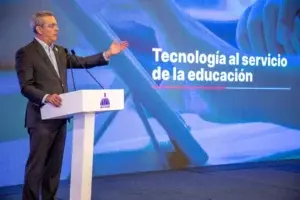 Gobierno implementa tecnología aplicada en educación básica para avanzar en ciencias, matemáticas y artes