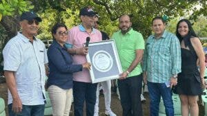 Entregan reconocimiento a Fernandito Villalona, «El Gran Mayimbe»