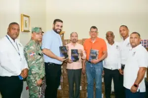 Efemérides Patrias dona cientos de libros al Arzobispado de Santo Domingo