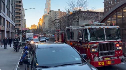 Una veintena de personas resultan heridas leves en un choque de trenes en Nueva York