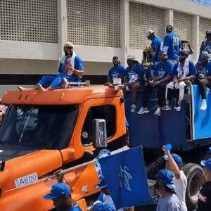 Tigres del Licey celebran su bicampeonato con caravana