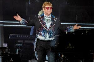 Elton John se convierte en un artista EGOT al ganar su primer Emmy