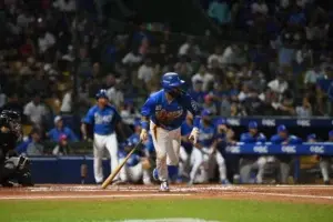 Licey aplasta a Estrellas y consolida segundo lugar