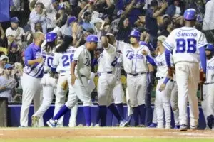 Licey coloca su número mágico en uno y de paso eliminan a los Gigantes