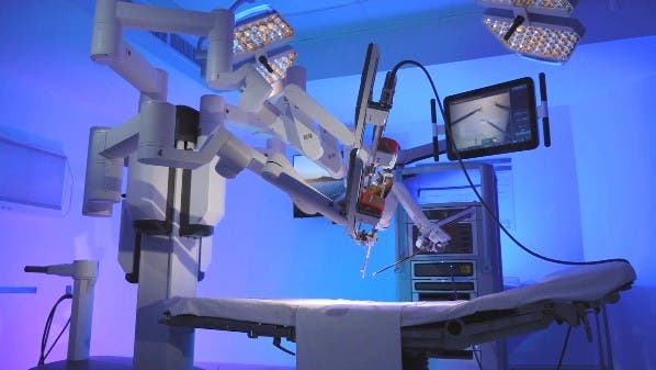 Anuncian en el país cirugías ginecológicas con robot
