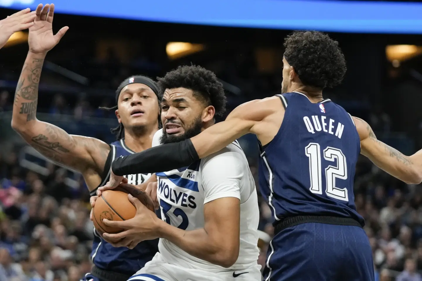 El Wolves-Hornets tuvo 10 llamadas erróneas en los dos minutos finales