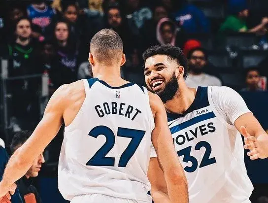 Edwards y Towns anotan 27 puntos cada uno para dar victoria a Minnesota