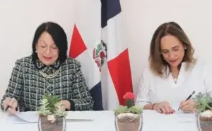 Firma de convenio entre Mude y la Fundación NTD