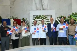 Efemérides Patrias le rinde homenaje al coronel Caamaño en el 51 aniversario de su muerte