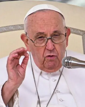 El papa dice que la mujeres «siguen sufriendo violencia, desigualdad y maltratos»
