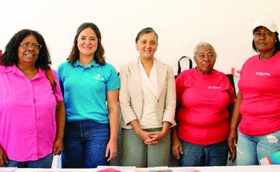 Nature Power Foundation lleva agua a Pedernales