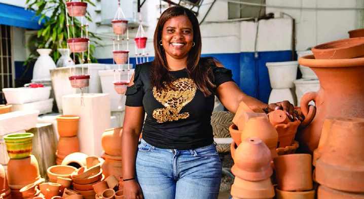Maira Gabriela Pérez, nominada en microempresa familiar de premios BCEI Solidarios. Maira Gabriela Pérez, nominada en microempresa familiar de premios BCEI Solidarios.