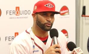 Albert Pujols acepta dirigir a Leones por dos campañas