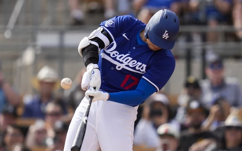 Shohei Ohtani pega jonrón en debut con los Dodgers