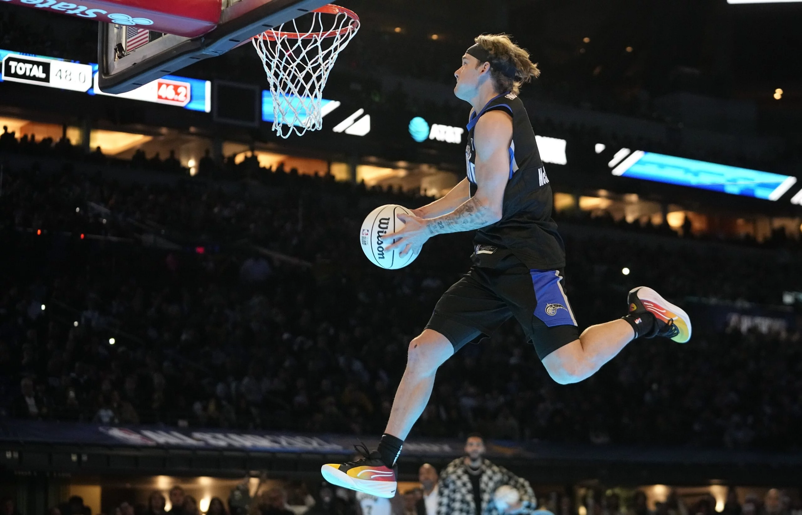 Mac  McClung desafía la gravedad para conquistar concurso donqueos  All-Star .  Ap