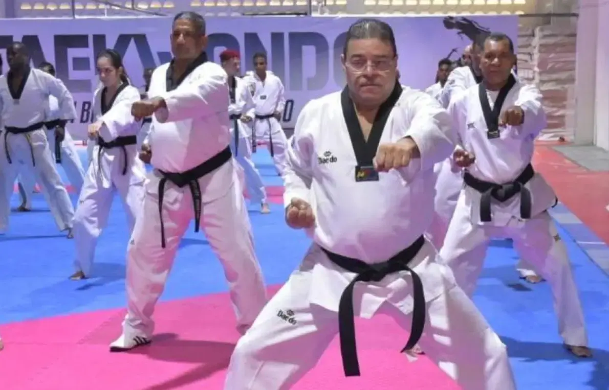 Francisco Camacho agradece exaltación taekwondo