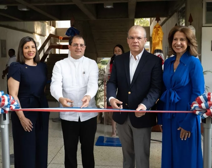 Belmarys Rodríguez,  Secilio Espinal, Máximo Cruz Ayala y Mercedes Carmen Capellán.