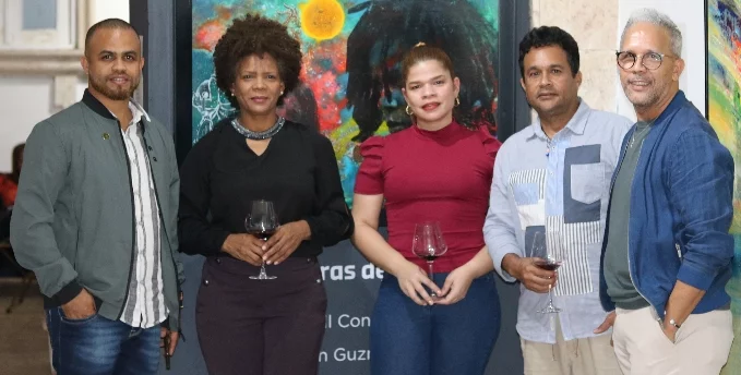 Artistas visuales muestran “Portadoras de luz”