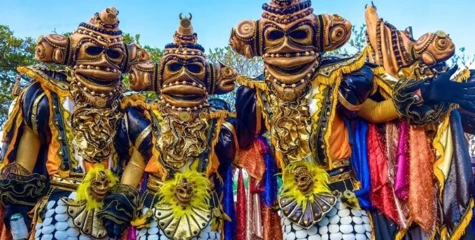 Los “Taimáscaros”, en el carnaval de Puerto Plata.