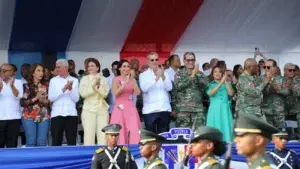 Presidente Abinader encabeza desfile militar por el 180 aniversario de la Independencia Nacional