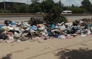 La basura arropa el municipio de Boca Chica