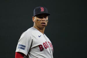 Rafael Devers es descartado para el Juego de Estrellas por molestias en hombro