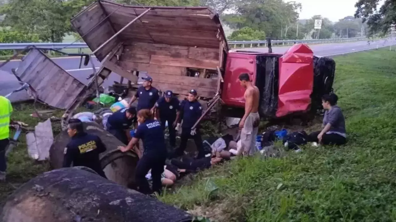 Nueve migrantes cubanos mueren y uno resulta herido en accidente de tránsito de Guatemala