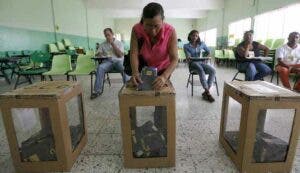 Dominicanos eligen hoy sus autoridades municipales