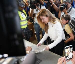 Junta Distrito emite primer boletín: Carolina 60.73%; Domingo 38.07