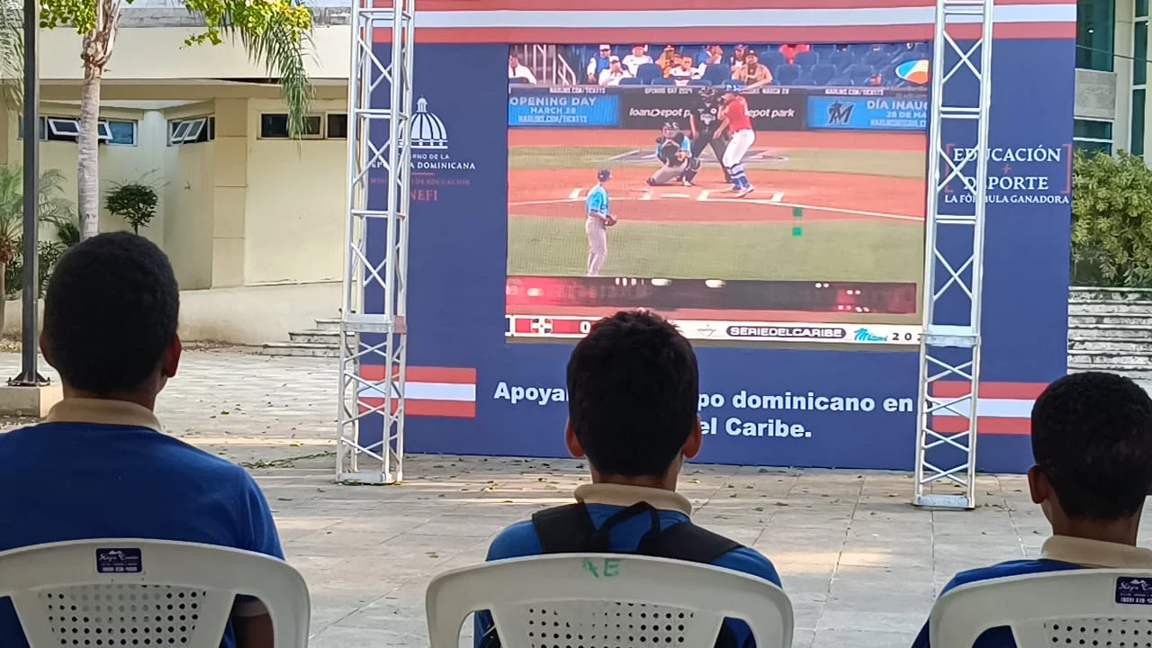 INEFI lleva la Serie del Caribe a centros educativos del Distrito Nacional