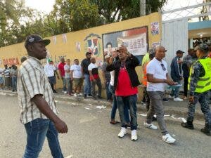 Afluencia de votantes empieza incrementar en centros de votaciones