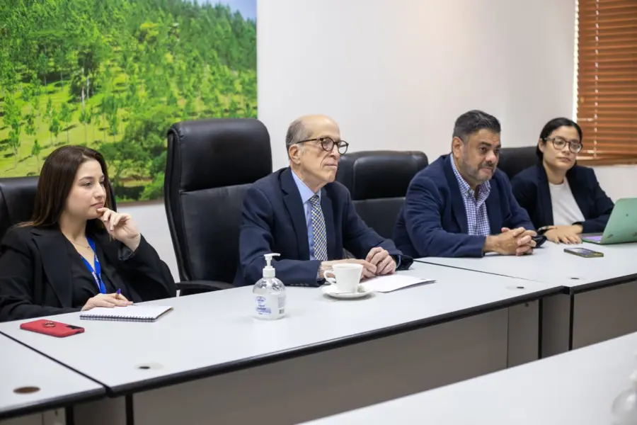 Max Puig, vicepresidente ejecutivo del Consejo Nacional para el Cambio Climático y Mecanismo de Desarrollo Limpio y Alan Ramíre