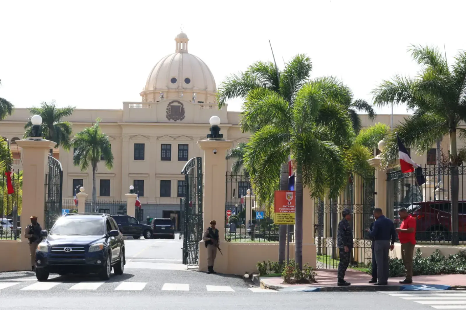Hombre chocó intencionalmente contra el Palacio Nacional dice actuó “impulsado por instrucción divina”