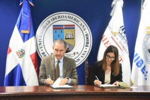 MESCYT y UNIBE suscriben convenio de colaboración para impartir doctorado en salud