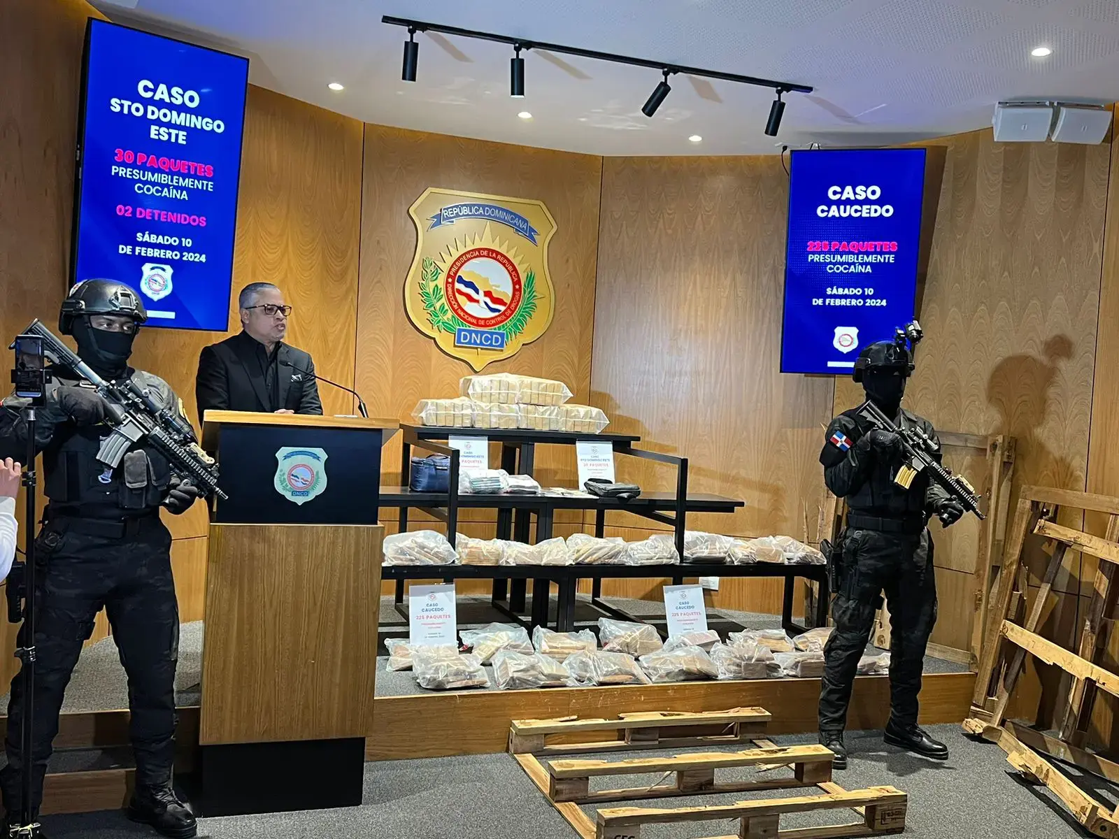 DNCD ocupa 225 paquetes de cocaína camuflageados en paletas de madera